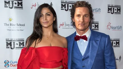 Мэттью Макконахи впервые появился на обложке журнала вместе с женой