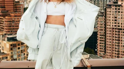 У гольфах та ультракоторкому міні: Надя Дорофєєва потішила зухвалим амплуа