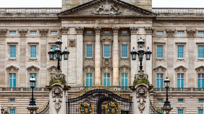 Роскошь и тайны: для фанов королевской семьи провели виртуальный тур Букингемским дворцом