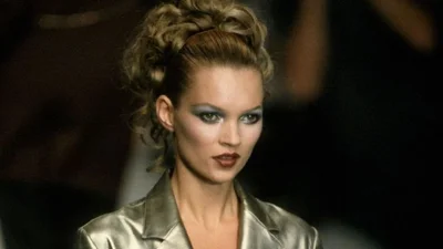 У моду повернувся макіяж з 90-х, який пасує до кольору одягу