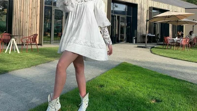 Старша донька Олі Полякової зачарувала образом у сукні з декольте