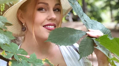 Немов розквітла: ось який вигляд має Alyosha на останніх місяцях вагітності