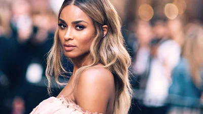 Сіара не побоялася, і опублікувала вагітні фото, на яких видно всі її недосконалості