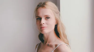 Завжди стримана Оля Фреймут засвітила груди в фотосеті, і вона до біса сексуальна