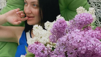 Снежана Бабкина умилила своими детскими фото с мамой