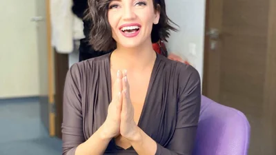 Оля Цибульская похвасталась сочной попкой в леопардовом купальнике