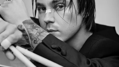 Артем Пивоваров презентовал сплит на треки "Дежавю/Позови"