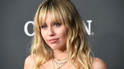 Майли Сайрус купила шикарный дом за 5 млн долларов по соседству с семьей Кардашьян