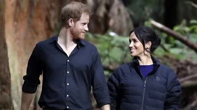 Папараці вперше за довгий час вдалось сфотографувати принца Гаррі і Меган Маркл