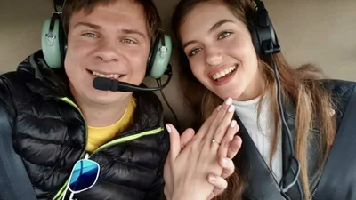 В вертолете над Киевом: Дмитрий Комаров показал момент предложения руки и сердца любимой
