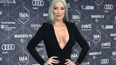 Игги Азалия призналась, как зовут ее сына и поделилась записью своего разговора с малышом