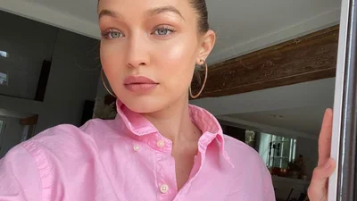 Джиджи Хадид впервые показала беременный животик