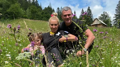 Арсен Мірзоян, Олександр Педан і інші зірки назвали кращі місця для відпочинку в Україні