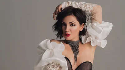 Колготи в сіточку і рожеві туфлі: Цибульська показала, в якому образі підкорила ТБ