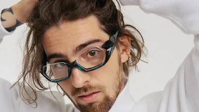 Вова Дантес опубликовал фото мамы, и певец - мамина копия