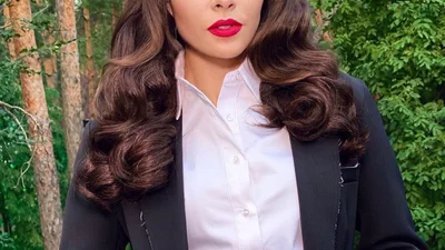 Юлія Саніна поділилася чарівливими фото на тлі заходу сонця