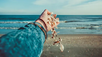 Снова в тренде: украшения из ракушек покоряют модный Олимп