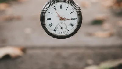 Вчені змоделювали подорожі у часі й ось, що вони з'ясували