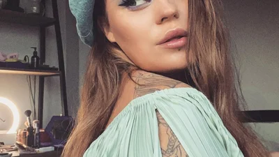 Солистка группы КАZКА кардинально изменила имидж: теперь она блондинка, похожая на Адель