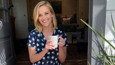 Риз Уизерспун запустила прикольный флешмоб, в котором вся суть в 2020-го