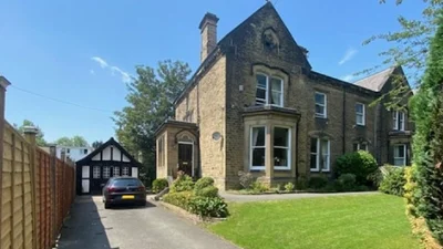 В Англії всього за 72 гривні продають стильний вікторіанський маєток