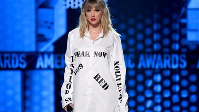 Тейлор Свифт подтвердила, что ее новая песня названа в честь ребенка Рейнольдса и Лайвли