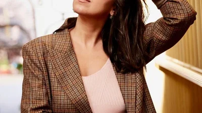 Червоні вуста, декольте та боб-каре: Джамала опублікувала ефектне фото з минулого