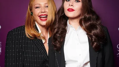 Юлія Саніна й Тіна Кароль переспівали легендарний хіт t.A.T.u. "Нас не догонят"