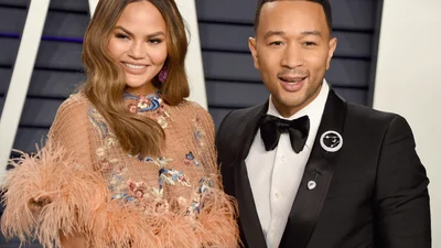 Модель Кріссі Тейген втретє вагітна – є докази