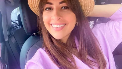 Раміна Есхакзай показала обличчя без макіяжу на відпочинку з коханим