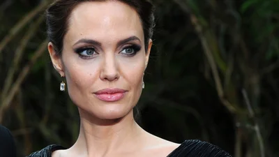 Связь Брэда Питта и Дженнифер Энистон становится крепче, а все благодаря Анджелине Джоли