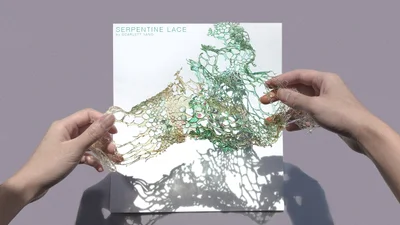 Дизайнер создает крутые платья из водорослей, но у них очень короткий срок годности