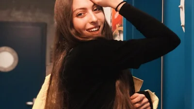 15-річна донька Олі Полякової опублікувала безсоромне фото в басейні