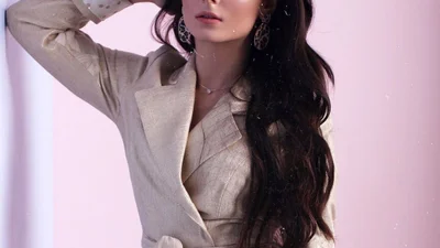 Анна Тринчер шокировала признанием, что в 13 лет носила утягивающее белье