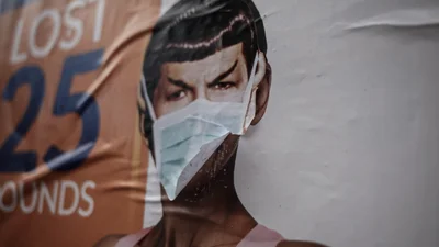 Винайшли захисну маску, яка самостійно очищує повітря