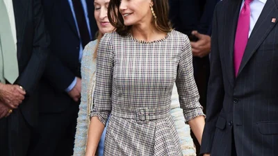 Королева Летиция надела старое эко-платье из масс-маркета