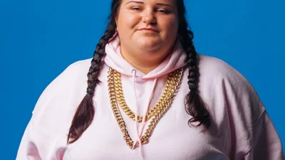 alyona alyona презентовала клип на социальный трек, от которого сердце щемит