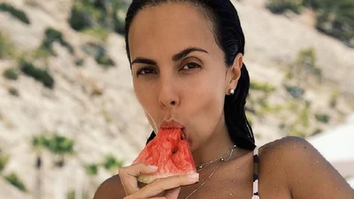 Оксамитовий сезон: найгарячіші знімки зірок в бікіні, які продовжать тобі літо