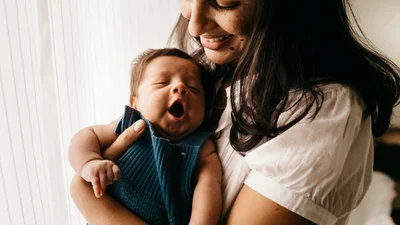 Блогер честно рассказывает, какое на самом деле материнство, и с этого хохочет весь мир