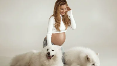 Миша Романова впервые показала себя беременную, и это милейшие фото певицы
