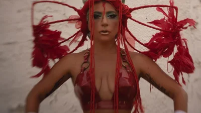Леді Гага презентувала кліп "911", знятий за мотивами фільму Сергія Параджанова