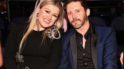 Певица Келли Кларксон откровенно рассказала, как переживает развод с мужем