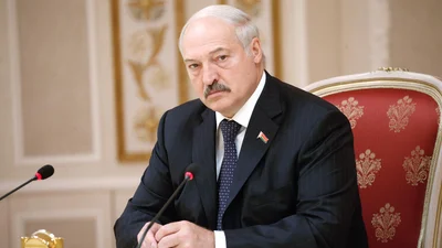 Юзеры высмеивают тайную инаугурацию Лукашенко, публикуя милые фото с животными в коронах
