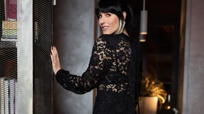 Маша Ефросинина ошеломила соблазнительными танцами в кружевном платье