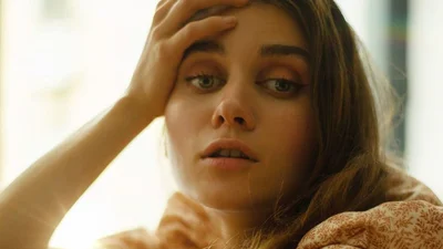 Jerry Heil сбреет волосы, если за две недели не сбросит вес