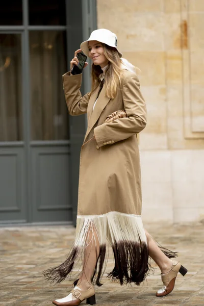 Концентрация стиля: красивые уличные луки на Неделе моды в Париже - фото 493520