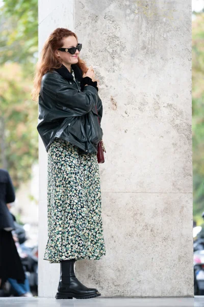Концентрация стиля: красивые уличные луки на Неделе моды в Париже - фото 493529
