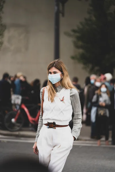 Концентрація стилю: красиві вуличні луки на Тижні моди в Парижі - фото 493540