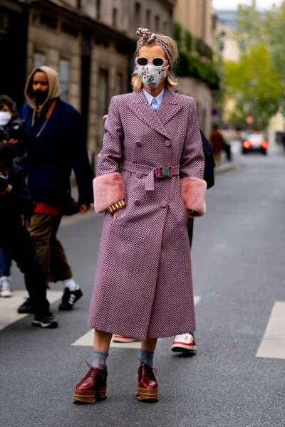 Концентрация стиля: красивые уличные луки на Неделе моды в Париже - фото 493544
