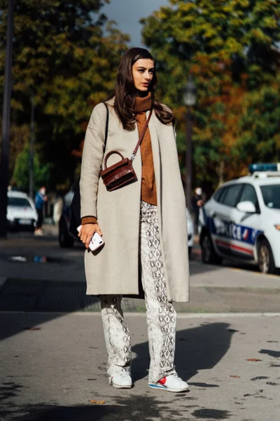 Концентрація стилю: красиві вуличні луки на Тижні моди в Парижі - фото 493555
